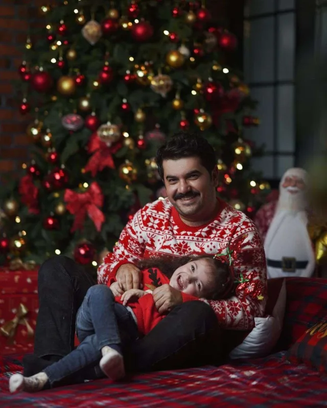 Elşənlə qızının Yeni il fotoları