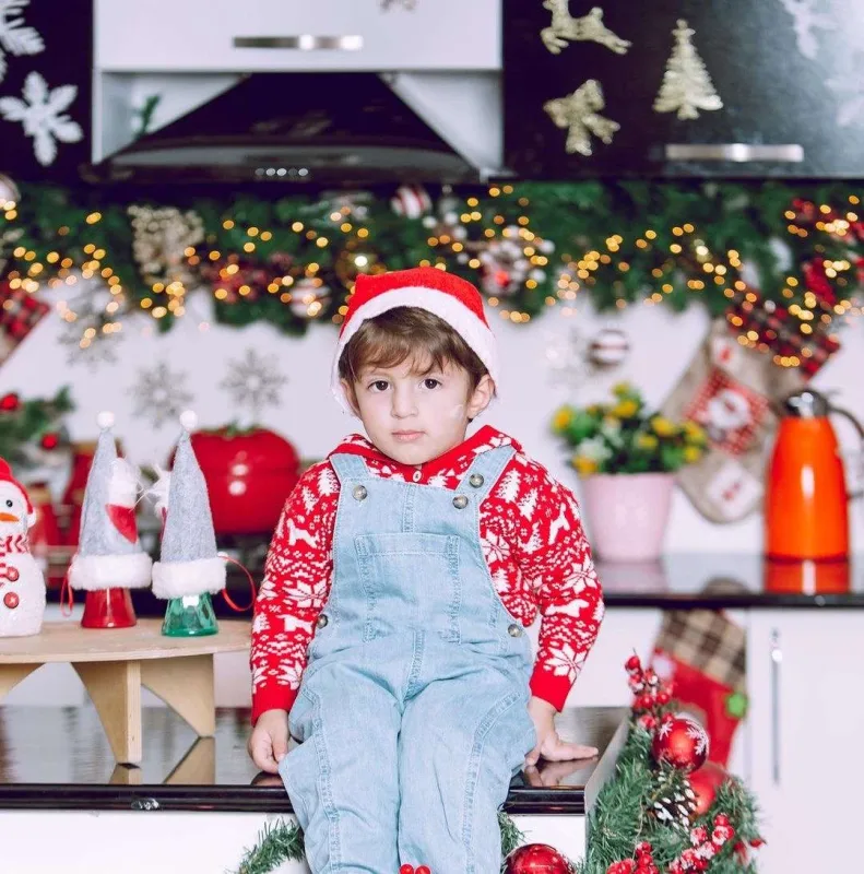 Ülviyyədən oğulları ilə Yeni il fotoları