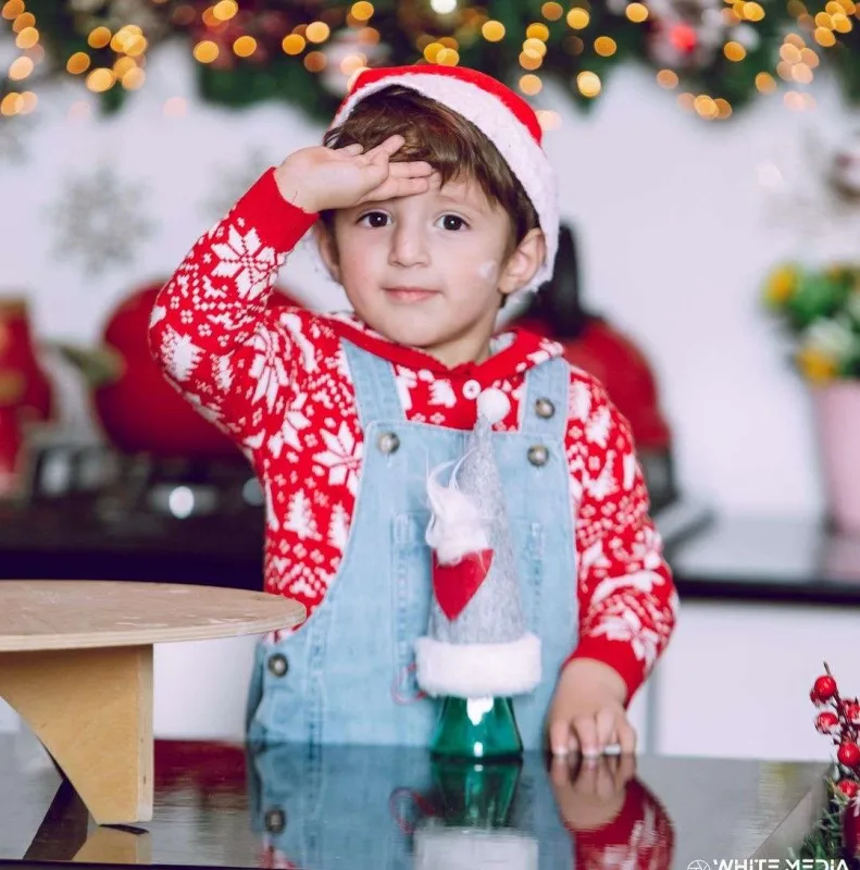 Ülviyyədən oğulları ilə Yeni il fotoları