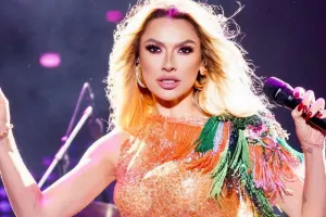 Hadise boşanacağını açıqladı