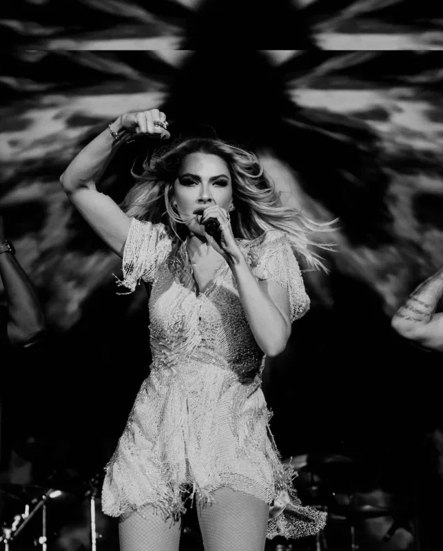 Hadise boşanacağını açıqladı