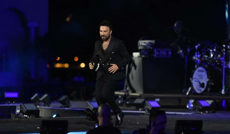 Qazandığını bu vəqflərə bağışladı