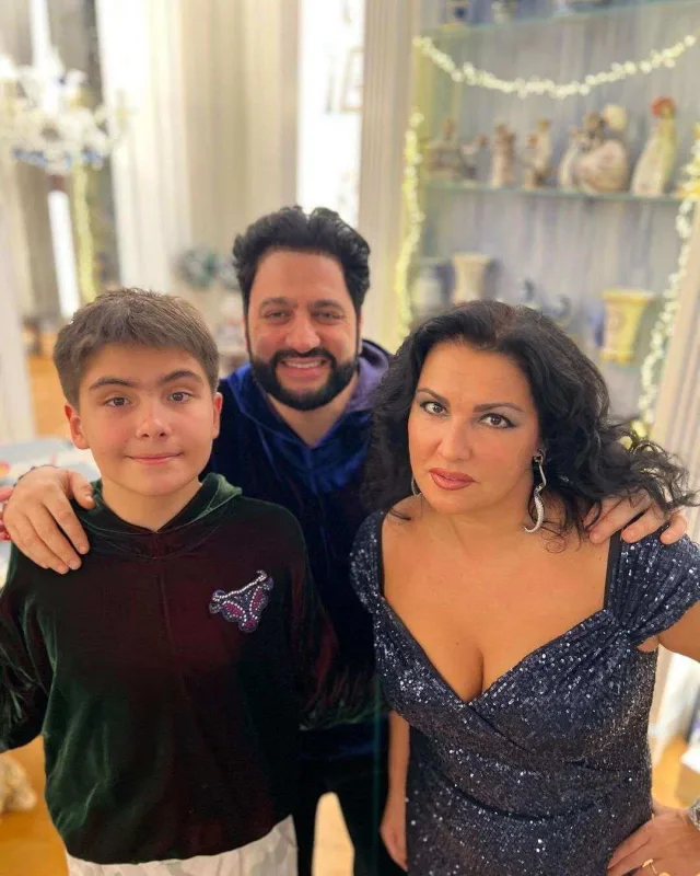 Xalq artistlərinin Vyanadakı dəbdəbəli evindən görüntülər