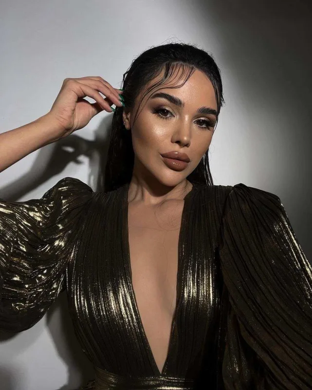 Bir libas, üç fərqli xanım…