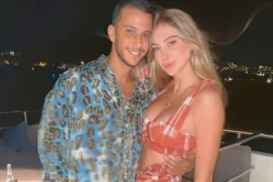 Narkotik çəkərkən görüntüləndilər