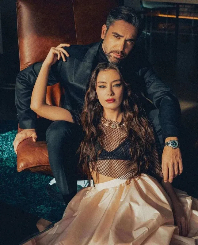 Neslihanla Kadirdən iddialı pozalar