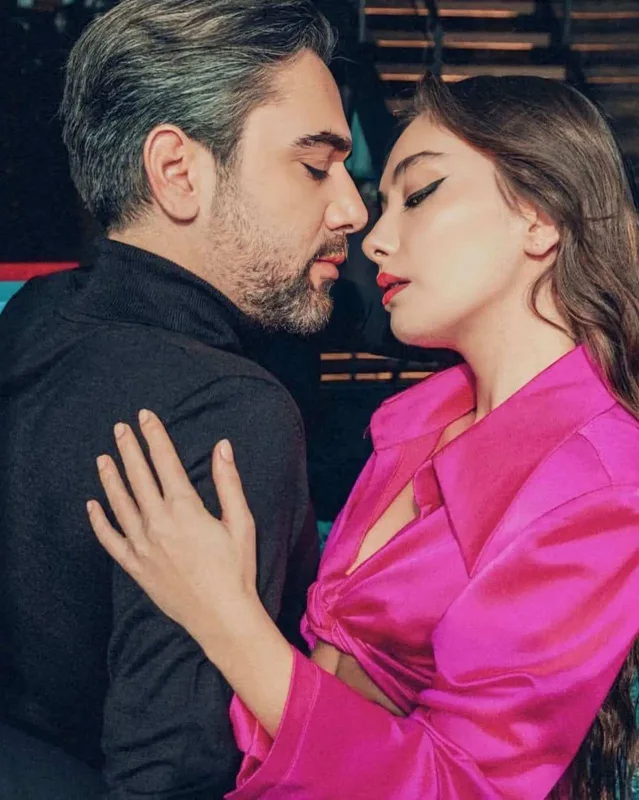 Neslihanla Kadirdən iddialı pozalar