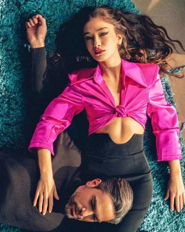 Neslihanla Kadirdən iddialı pozalar