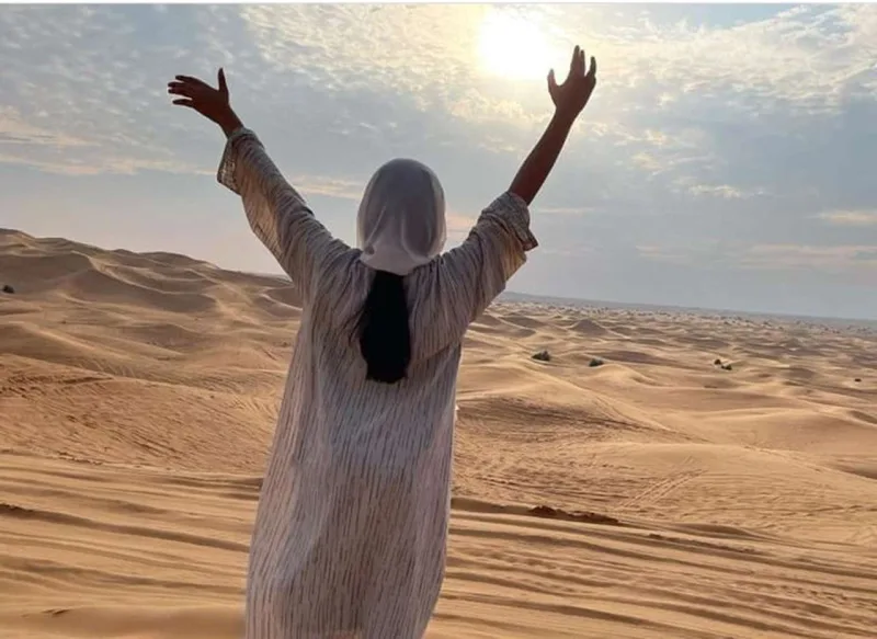 Gülay qızıyla Dubaya yollandı