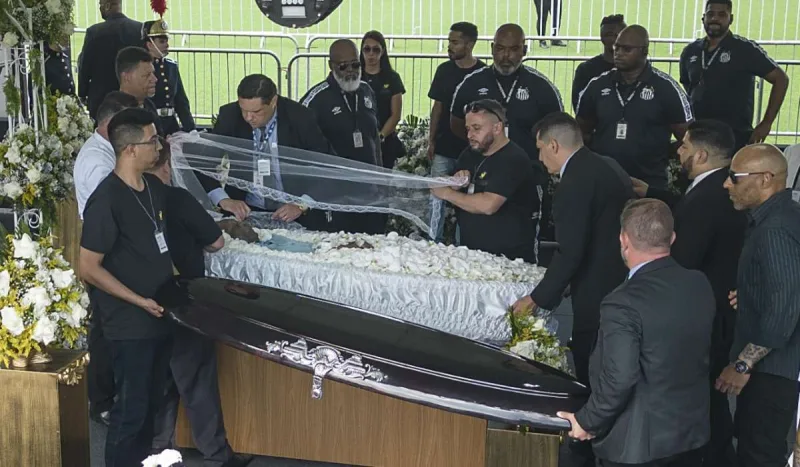 Braziliya xalqı Pele ilə vidalaşır