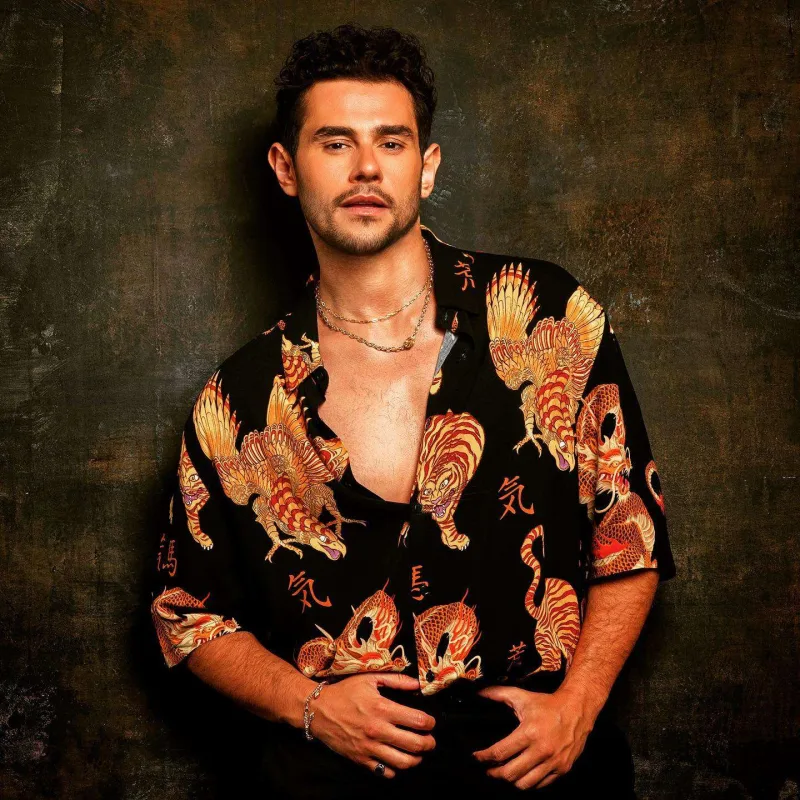 Özçivitin heykəlini ələ saldılar