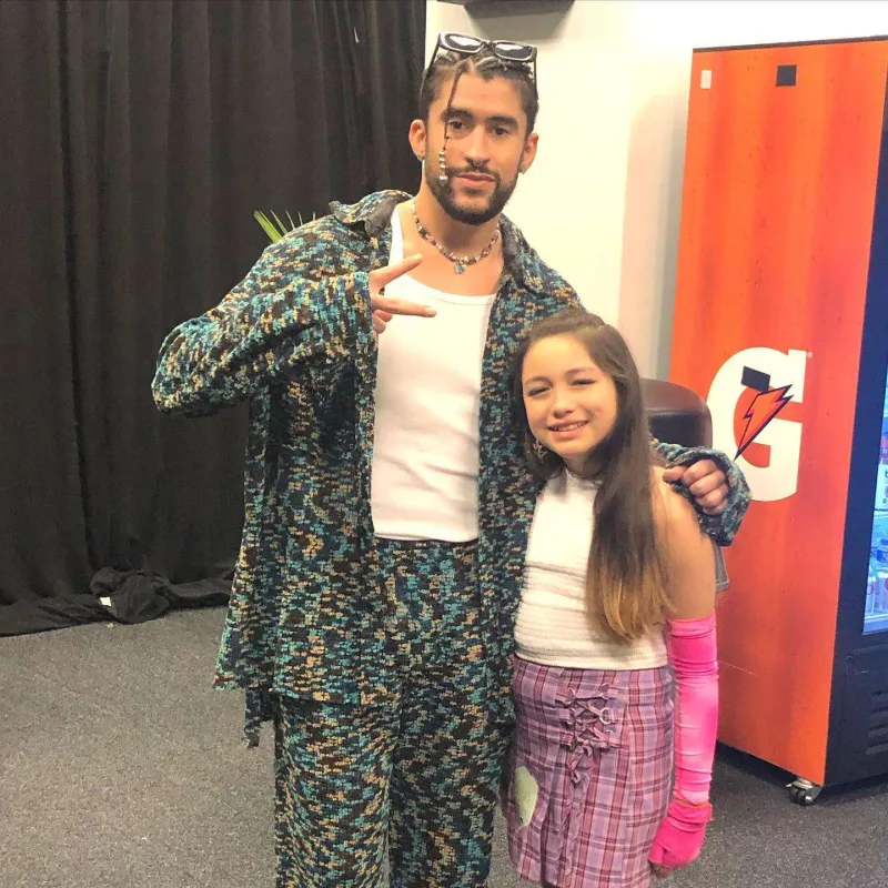 Azyaşlı qıza ev bağışladı