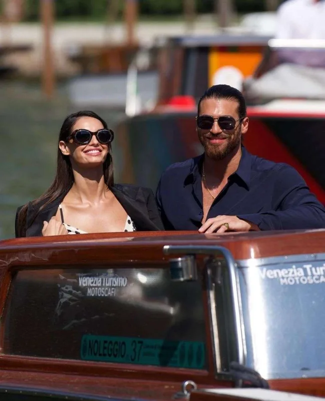 Bu dəfə italyan modellə sevgilidir