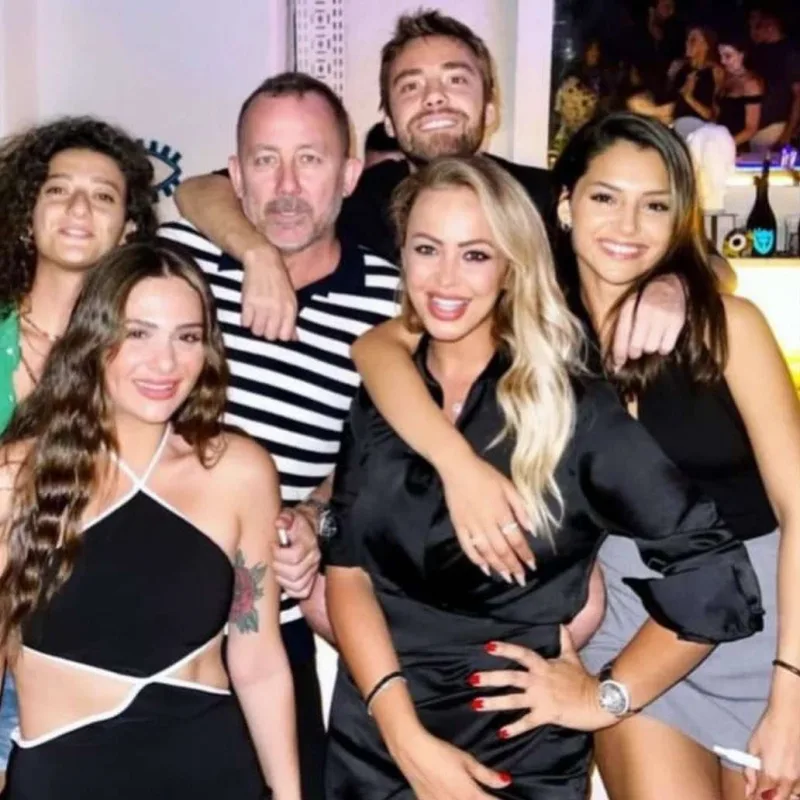 Yeni sevgilisi ilə fotosu yayıldı