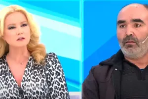 Efirdə ayaqlarına baxan şəxslə dalaşdı