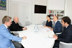 Nazir Mixail Şvıdkoyla görüşüb