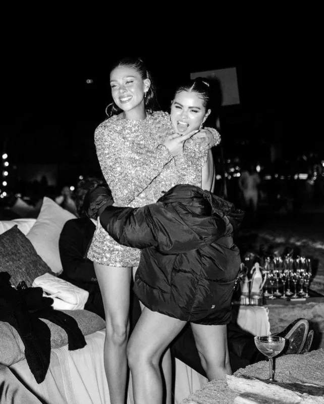 Eyni döyməni etdirdilər