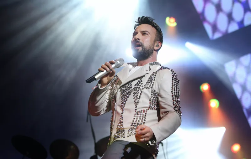 Tarkan Bakıya toya gəlir