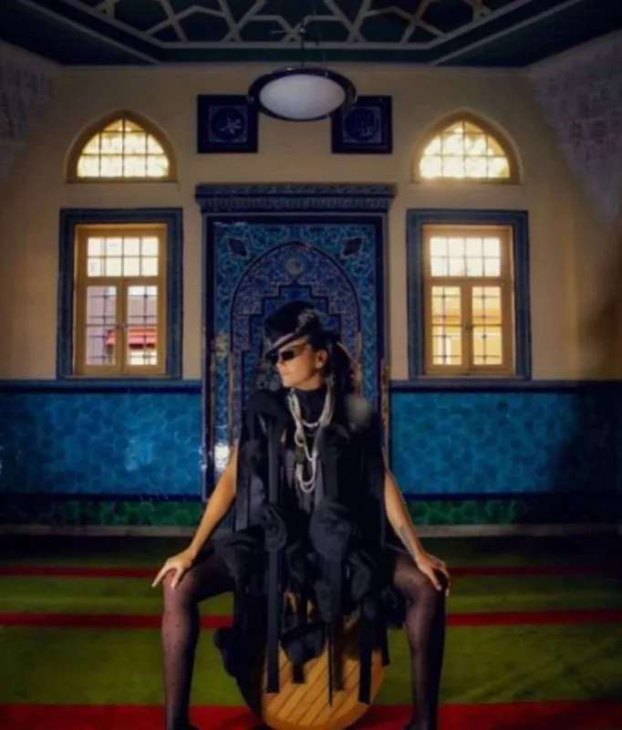 Məsciddəki müzakirəli foto ilə bağlı açıqlama