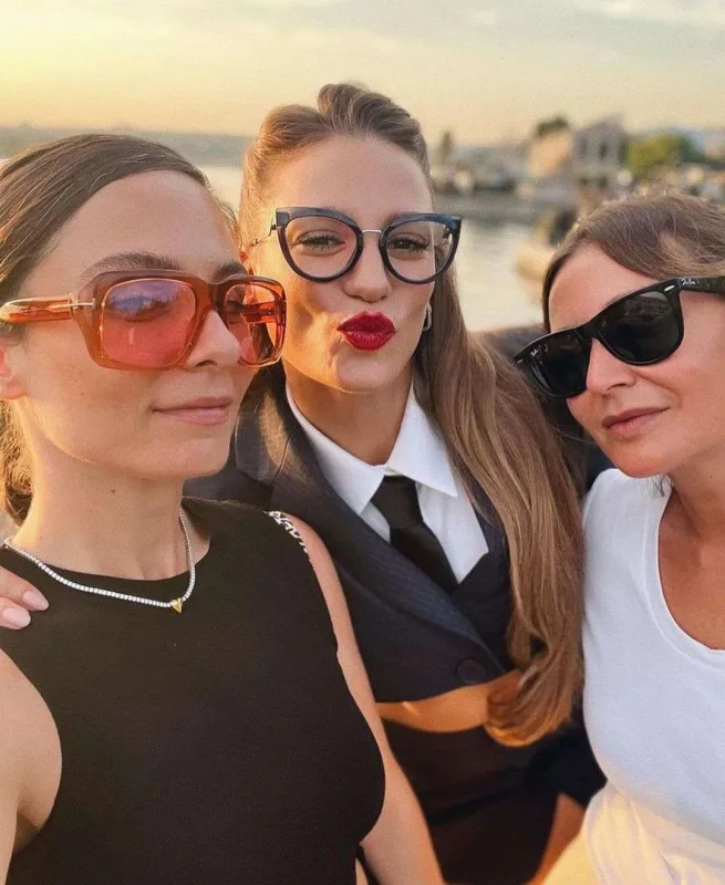 350 minlik tərzi ilə gündəm oldu