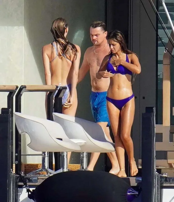 Yeni ili qadınlarla qarşıladı