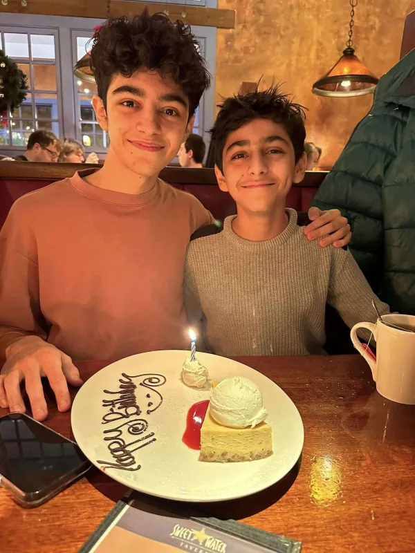 Qənirə Ataşova 18 yaşlı oğlunu paylaşdı