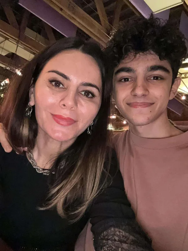 Qənirə Ataşova 18 yaşlı oğlunu paylaşdı