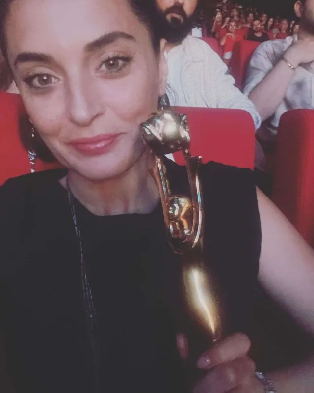 Aslıhanı ən yaxşı aktrisa seçdilər