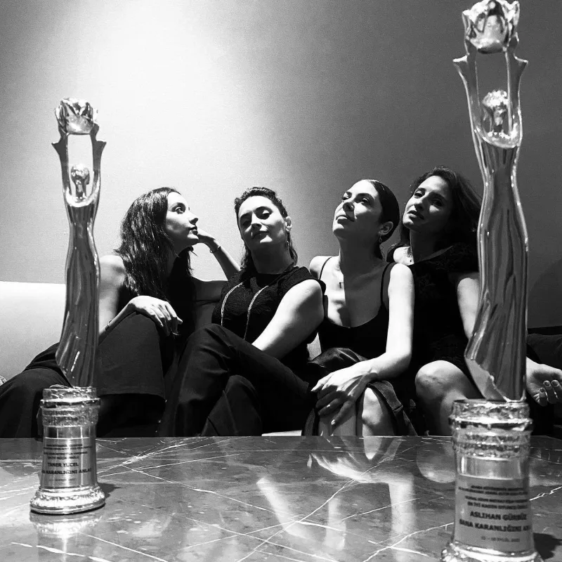 Aslıhanı ən yaxşı aktrisa seçdilər