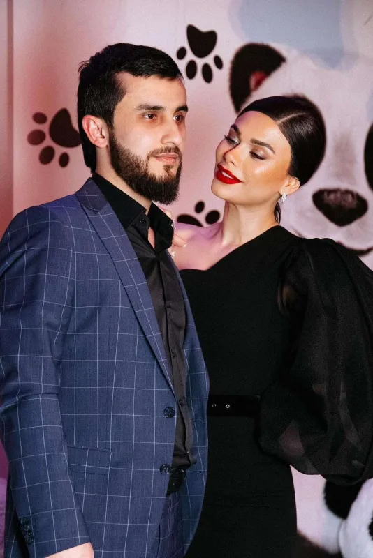 Aysunla Eşqin arasında nə baş verir?