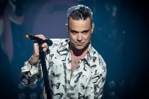 Elvis Preslinin rekordunu yenilədi