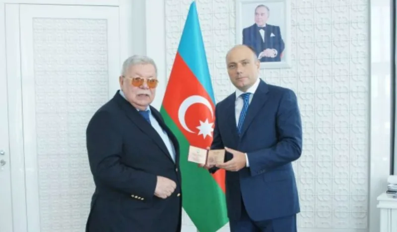 Xalq artistinə “Şərəf” ordeni təqdim edildi