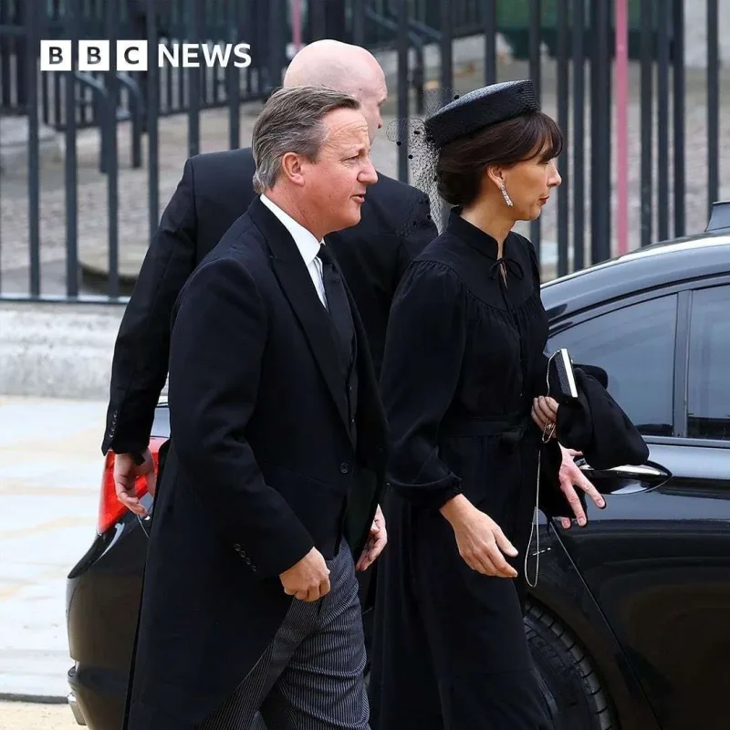 Kraliça dəfn olundu - Yenilənib