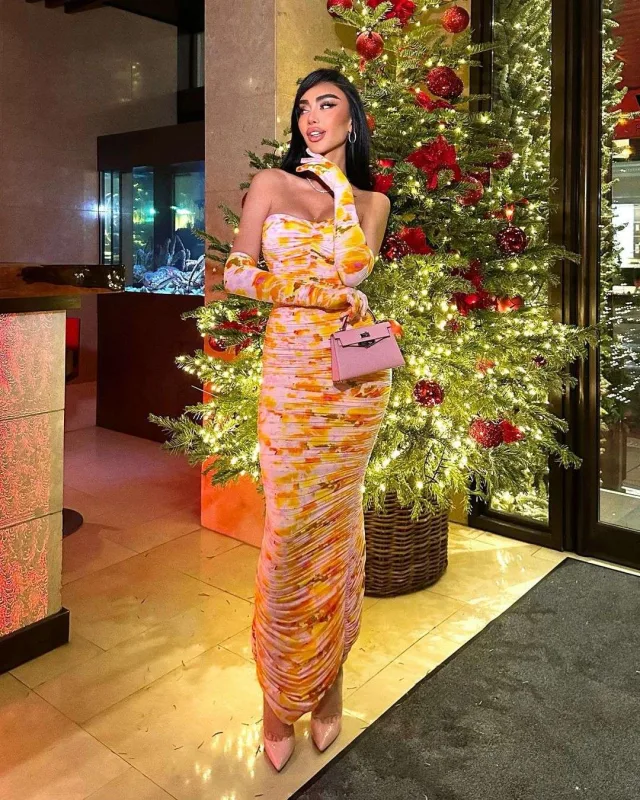 Diana Əhədpur Corcinayla eyni geyimdə