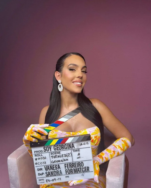 Diana Əhədpur Corcinayla eyni geyimdə