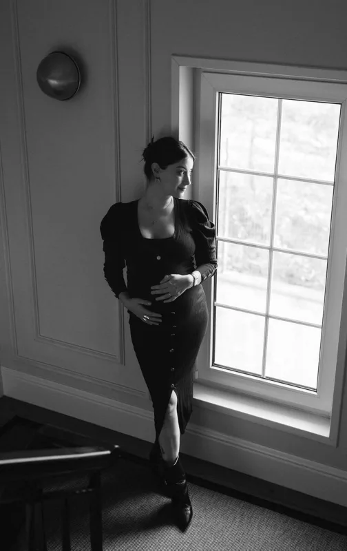 Hazalın ağlı-qaralı hamiləlik şəkilləri