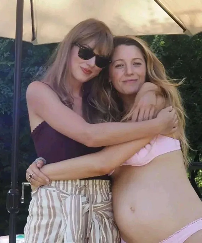 Paparatsiyalara əsəbiləşib hamiləlik fotolarını yaydı