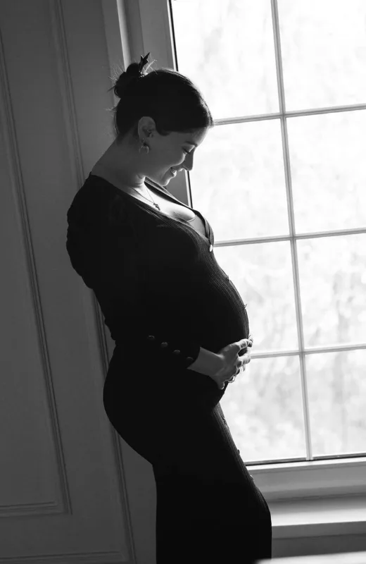 Hazalın ağlı-qaralı hamiləlik şəkilləri