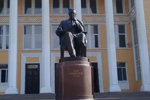 Hacıbəylinin heykəlinə ayaqqabı atan şəxs cəzalandırıldı