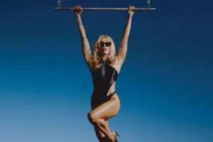 Yeni albomunun örtük fotosunu paylaşdı