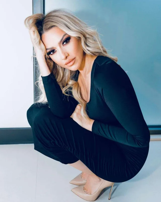 “2023 eşq dolu il olsun”