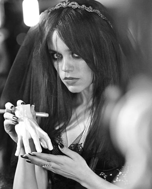 “Wednesday”dəki əl Türkiyədə olarsa...