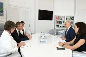 Nazir Egils Silinşlə görüşdü