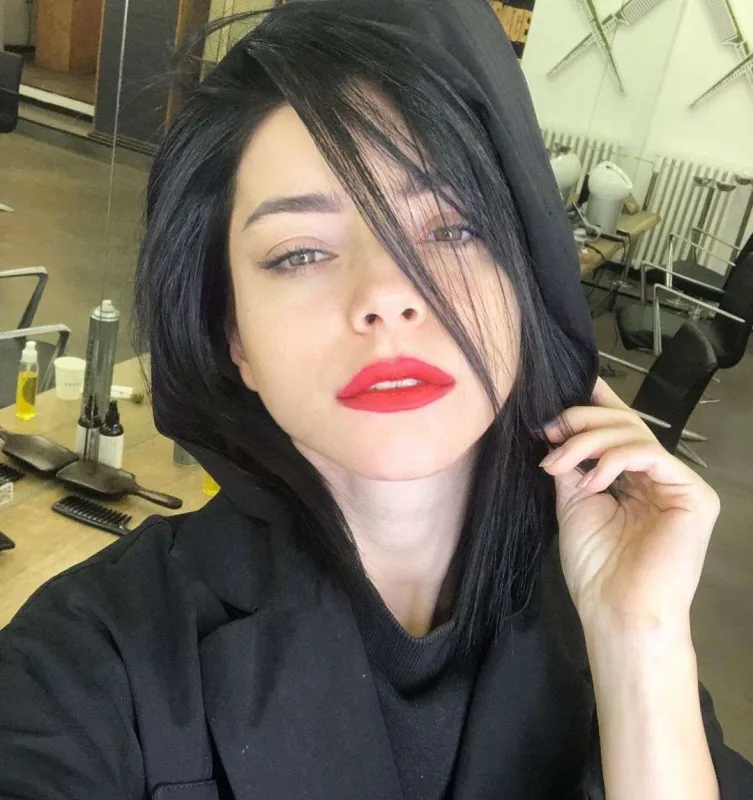 Merve gözəllik sirrini açıqladı