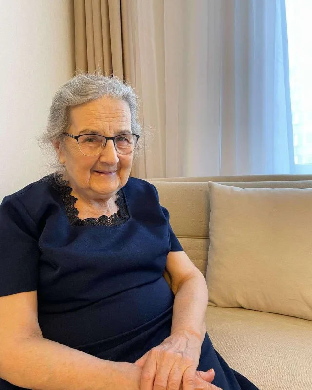 Xalidə nənə xəstəxanaya yerləşdirildi