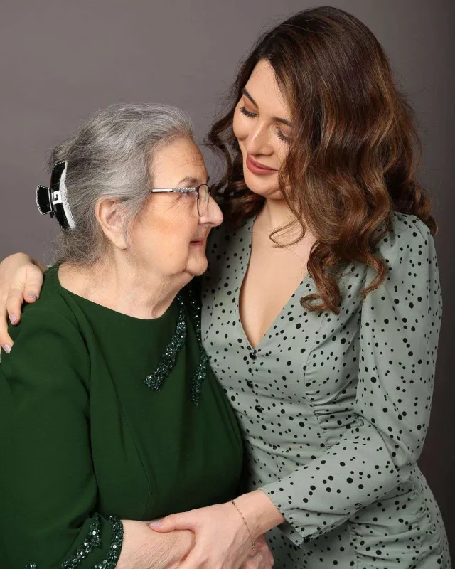 Xalidə nənə xəstəxanaya yerləşdirildi