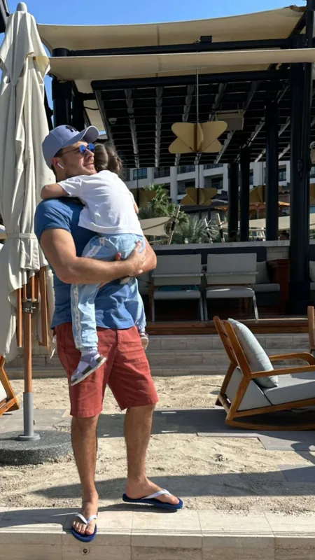 Xalq artisti qızı ilə tətildə