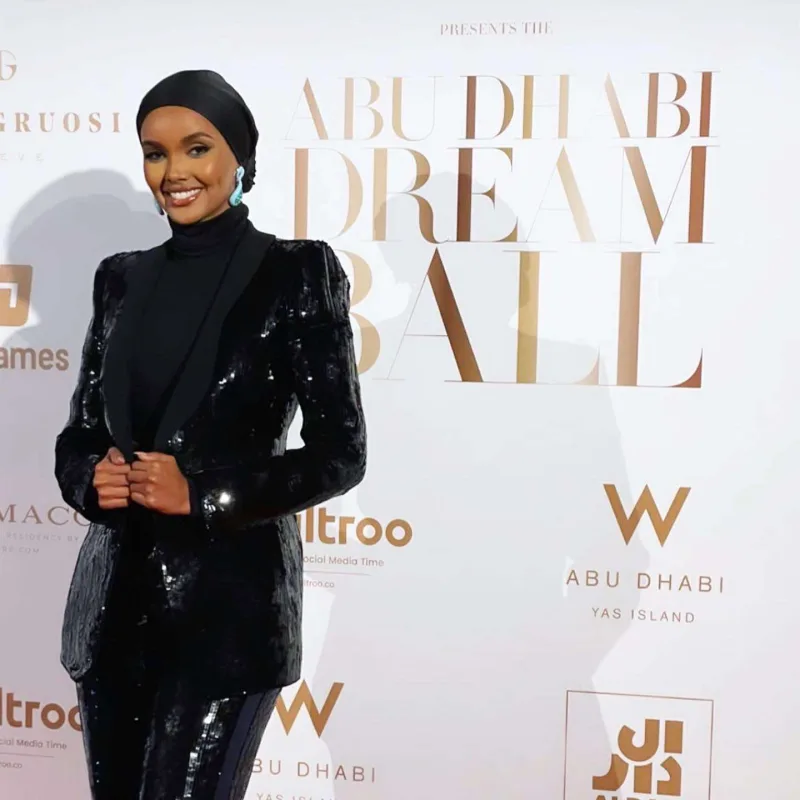 Həlimə dəb sənayesinə geri dönür