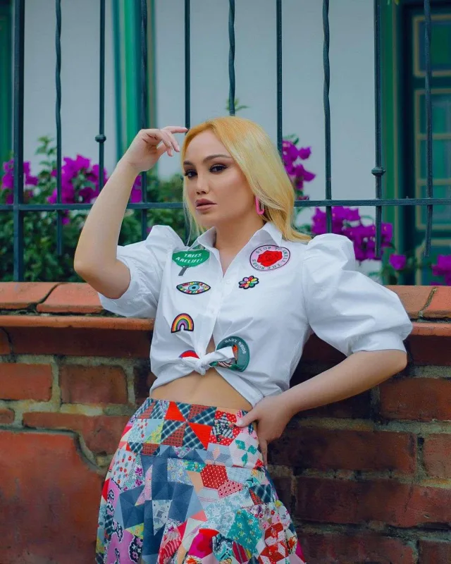 “Dərin düşünən bu dünyaya insan gətirməz”