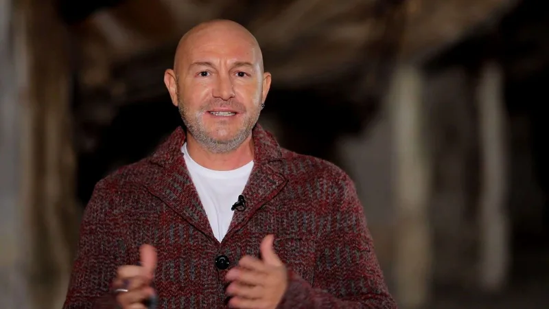 “Rejissorumuz stuldan yıxıldı”